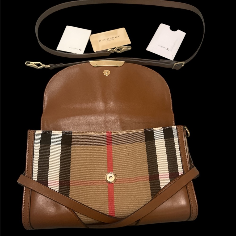 Burberry Brown and tan bag with adjustable strap - Picture 3 of 7